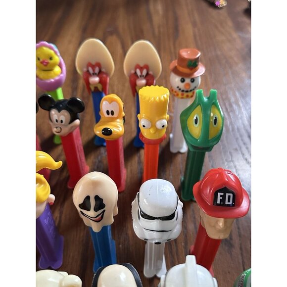 Vintage PEZ Dispensers Lot of 30 Disney, Looney Tunes, Marvel, Star Wars, More! - Picture 8 of 16